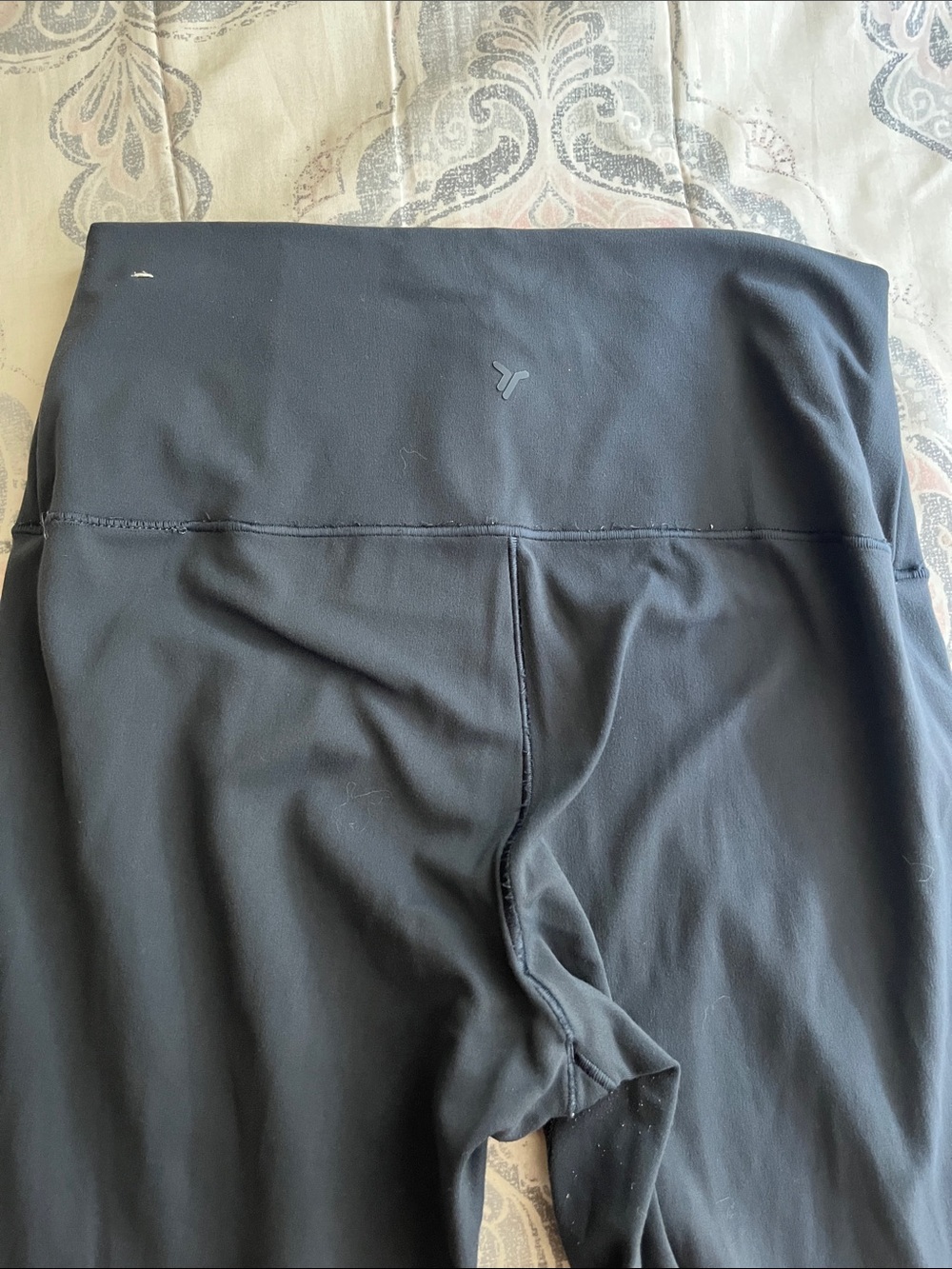 Old Navy Active Studio Smooth High Rise Leggings - Picture 2 of 5